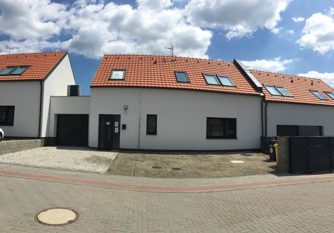 Vilabyt Se Zahradkou A Vyhledem Na Zamek Mikulov Exterior photo